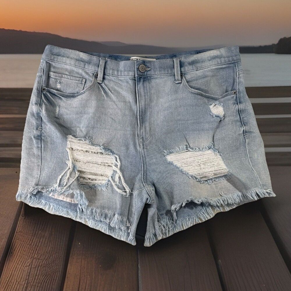 Mudd High Rise Midi Shorts 17 (W36 Inseam 3.5) Blue Distress Fray Crochet Junior